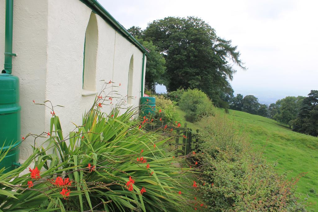Glyn Arthur Lodge Llandyrnog ภายนอก รูปภาพ