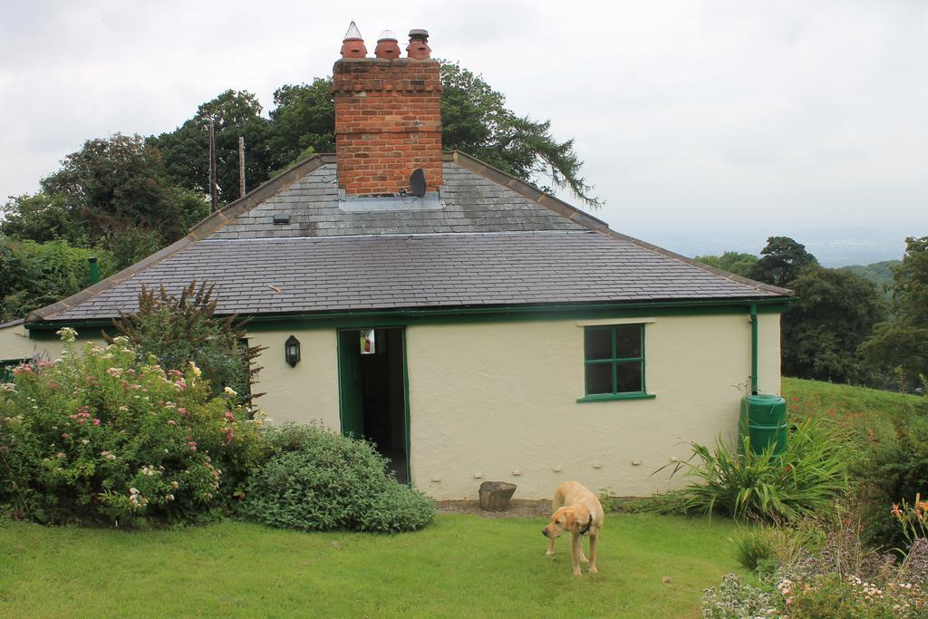 Glyn Arthur Lodge Llandyrnog ภายนอก รูปภาพ