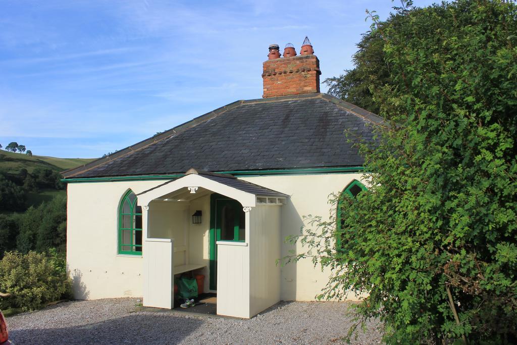 Glyn Arthur Lodge Llandyrnog ภายนอก รูปภาพ